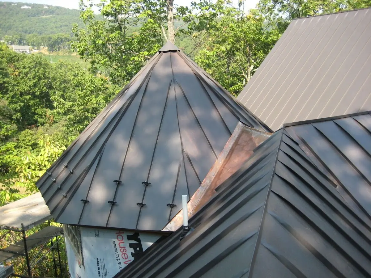 Professional Roof Tarp Installation by Craftsman Roofing in West Pikeland